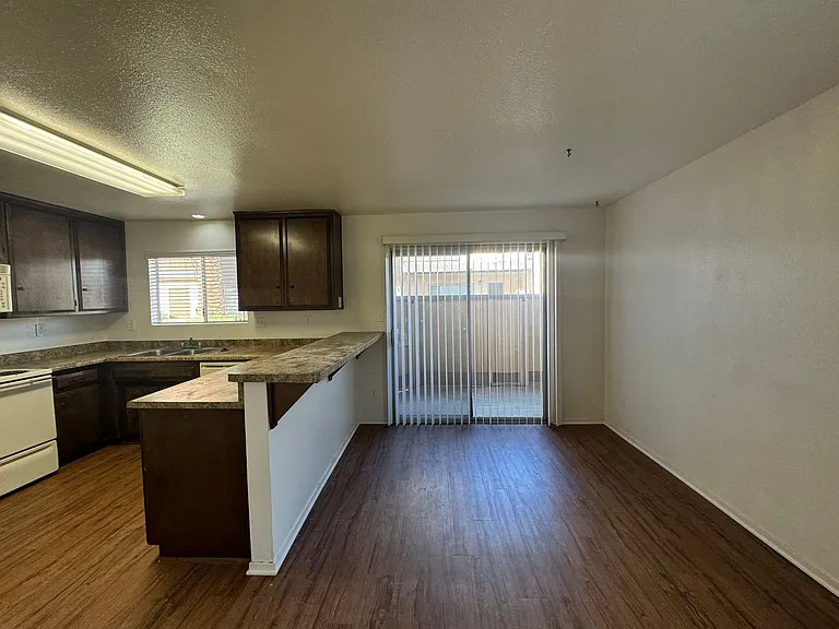 4508 Maybrook Ave — Photo 5