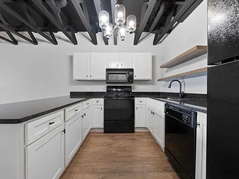 512 Daughtrey Ave #A202 — Photo 4