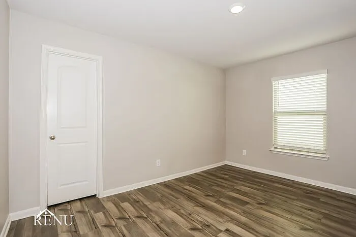 1927 Hialeah Dr — Photo 12