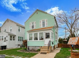 2027 Chestnut St, Holmes, PA 19043