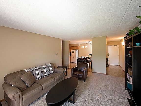 4th image of 410 Schiller St APT 110
