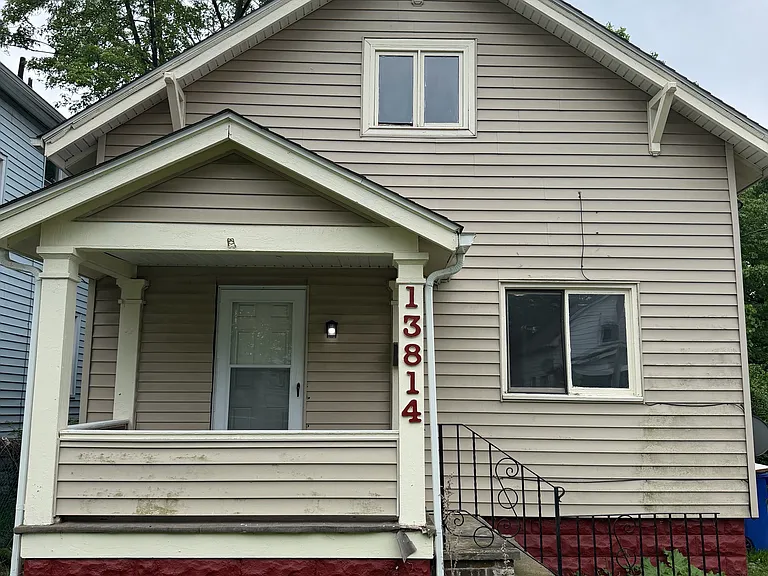 13814 Durkee Ave — Photo 1