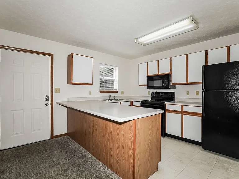 1001 Fannon Dr — Photo 49
