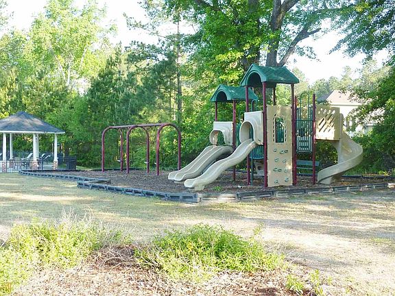 5th image of 1212 Plantation Cir #9