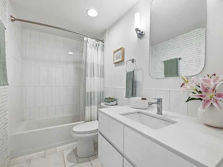 126 Burrows St — Photo 15