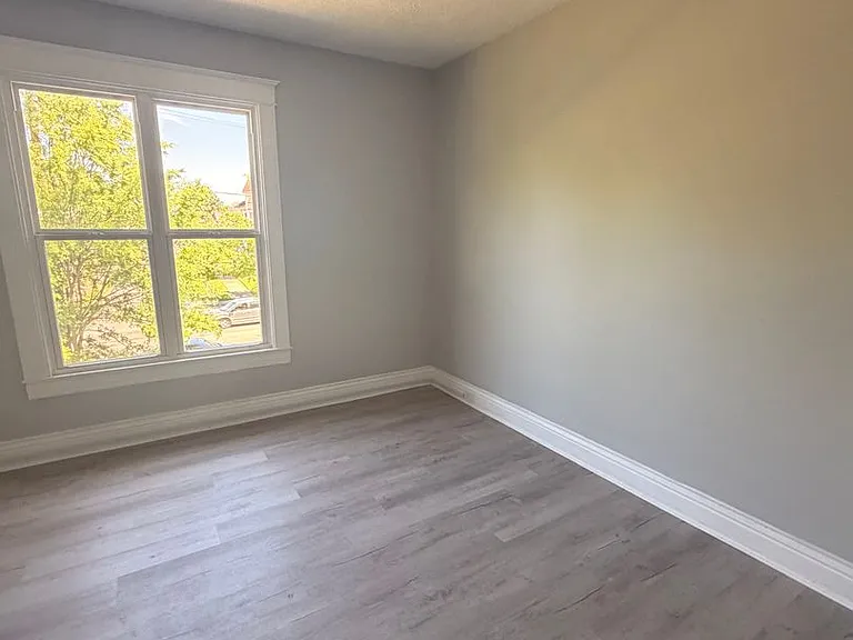 4140 W Broadway — Photo 26