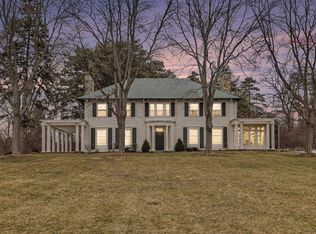 3215 W Dobson Pl, Ann Arbor, MI 48105