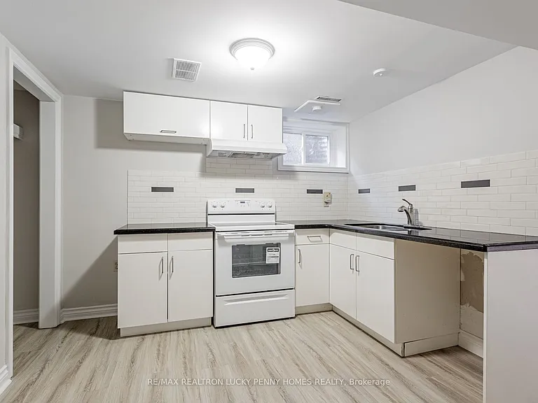 6 Village Squire Ln — Photo 30