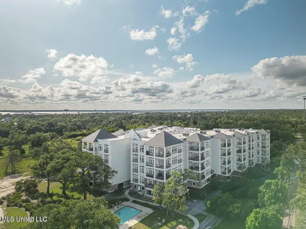 1100 W Beach Blvd APT 512, Pass Christian, MS 39571