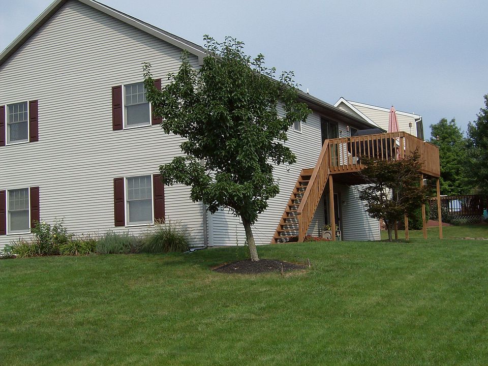 2nd image of 5 Sunrise Ln