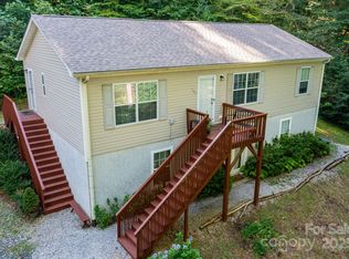 100 Susanna Cove Rd, Mars Hill, NC 28754