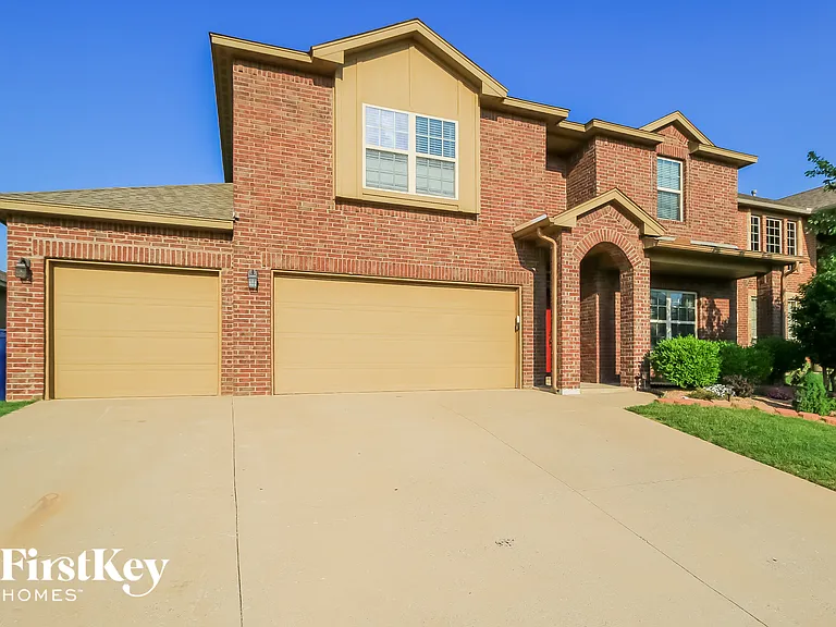 9708 Allie Hope Ln — Photo 2