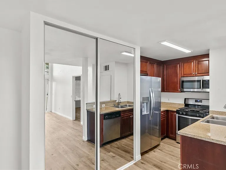 5500 Owensmouth Ave #317 — Photo 9