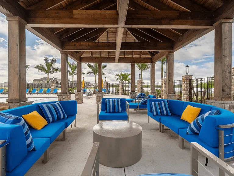 Cocoa Grand Apartments — Photo 7