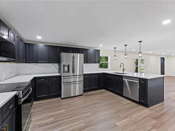 39135 Plum Creek Rd, Osawatomie, KS 66064