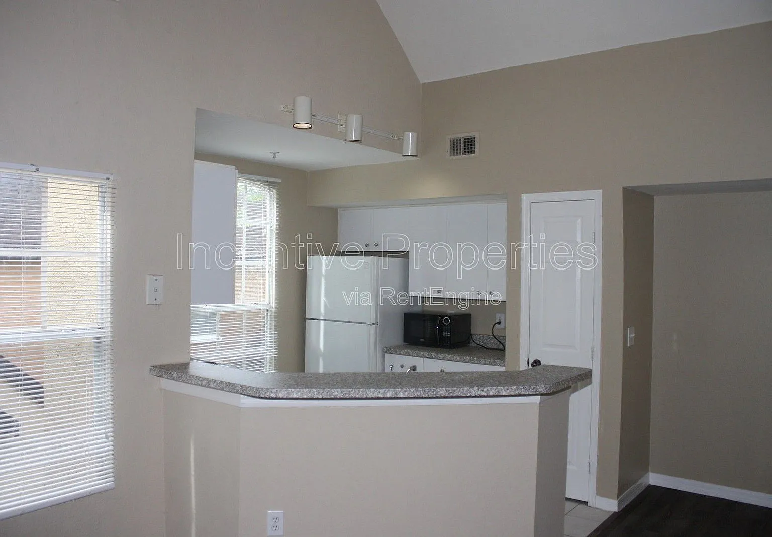 2 bed, 2.0 bath, 1248 sqft, $1,699 — Photo 2