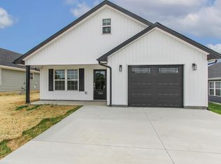 190 Charles Carr Dr, Harrodsburg, KY 40330