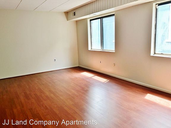 3rd image of 450 S Aiken Ave #206