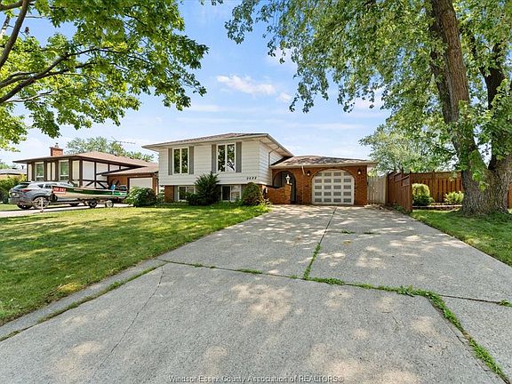 4th image of 9688 Chestnut Dr