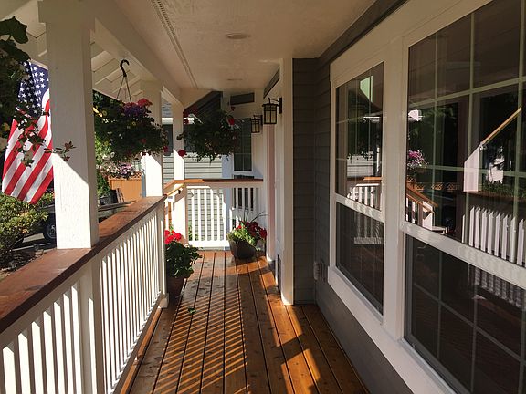 5th image of 709 NE Woods Pl