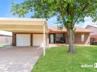 912 Kings Ct, Moore, OK 73160