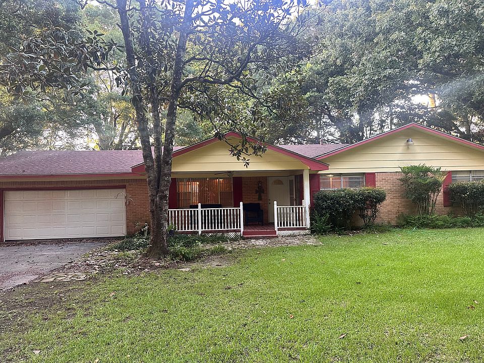 1st image of 13300 Woodlands St