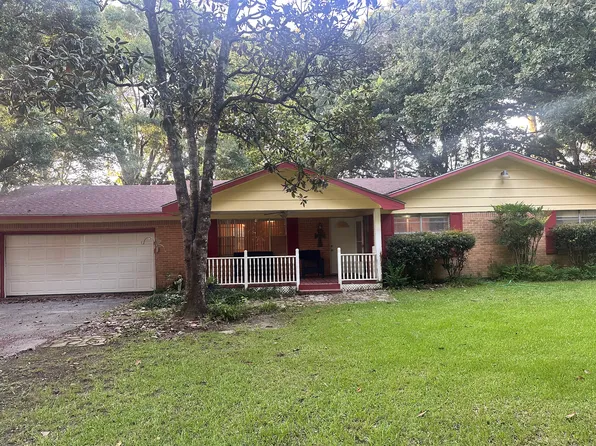 13300 Woodlands St, Grand Bay, AL 36541