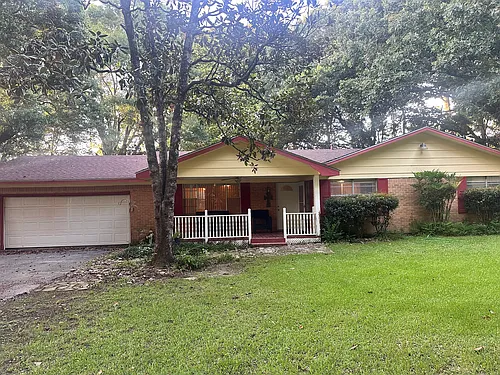 13300 Woodlands St Photo 1