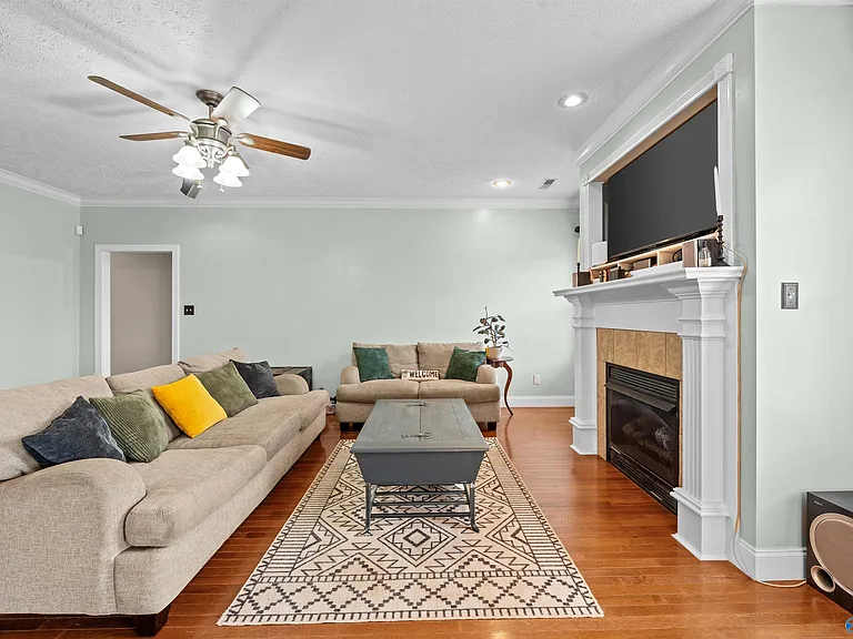 25850 Iron Gate Dr — Photo 10