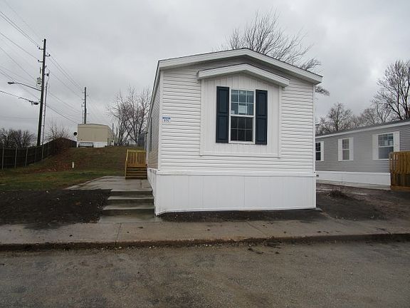 2nd image of 976 S 74th St