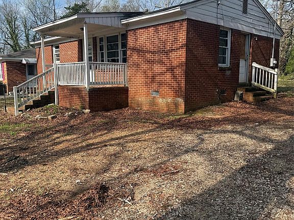 2nd image of 205 Jewel St