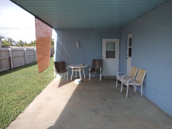 4th image of 1269 SE Petunia Ave