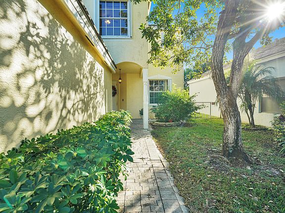 4th image of 130 Canterbury Place