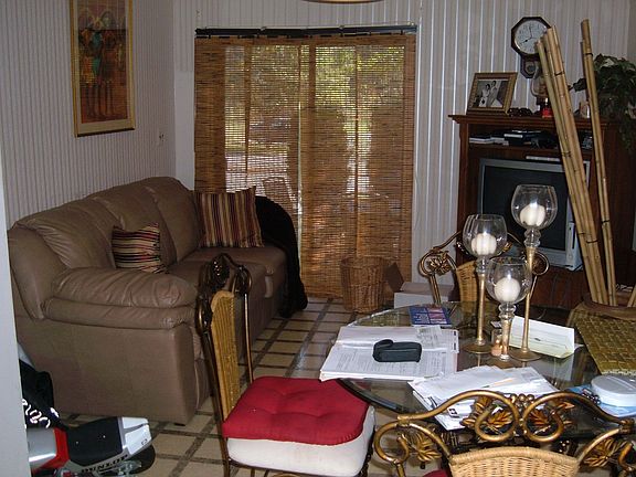 family rm off kitchen