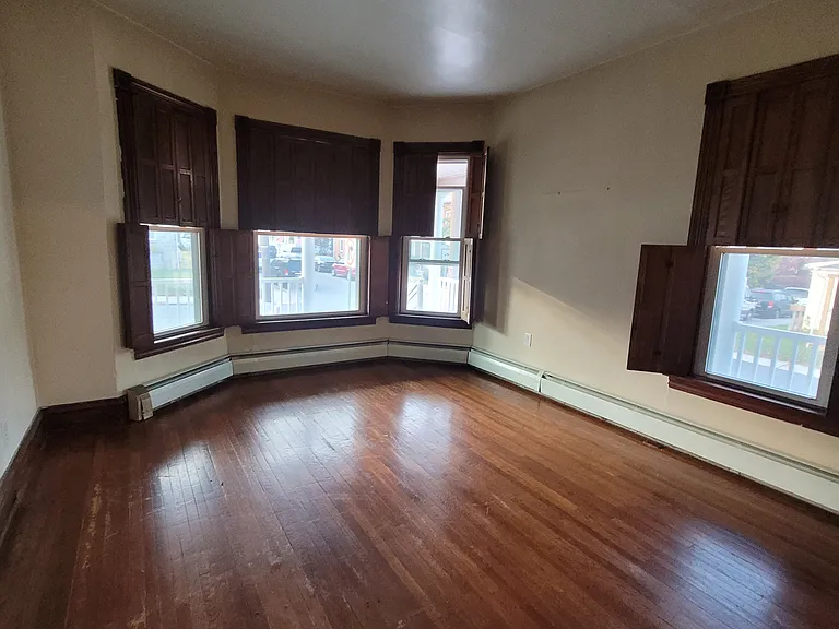 227 Pleasant St #1 — Photo 4