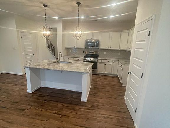 5th image of 18312 Palisades Ct #2
