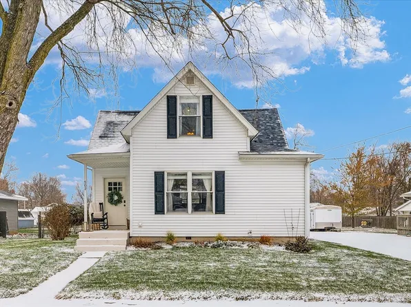 502 E Newkirk St, Tuscola, IL 61953