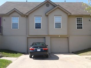 8640 NW Waukomis Dr, Kansas City, MO 64154