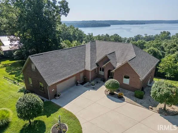 8283 S Fairfax Rd, Bloomington, IN 47401