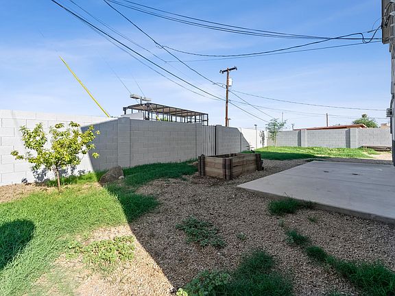 4th image of 9824 N 18th Ave #1