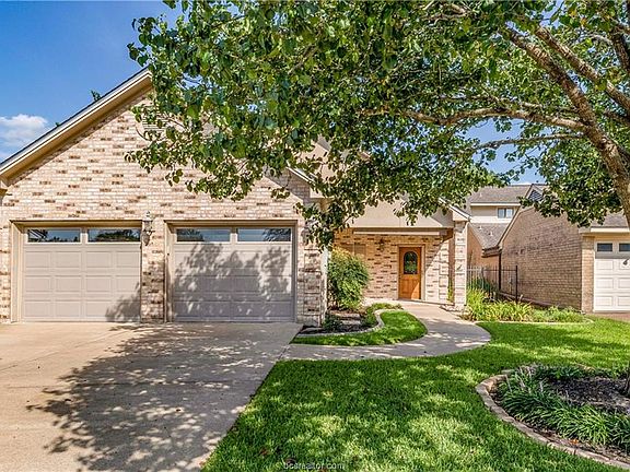 2nd image of 2810 Broadmoor Dr