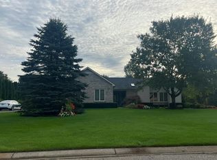 7798 Spring Trace Rd, Brighton, MI 48114