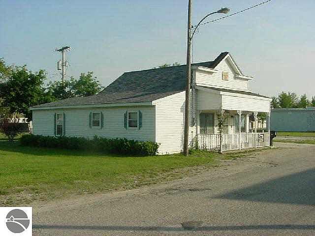 2nd image of 116 S Mackinaw Rd