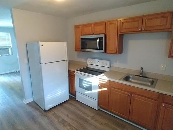 2nd image of 604 W 18th St #3