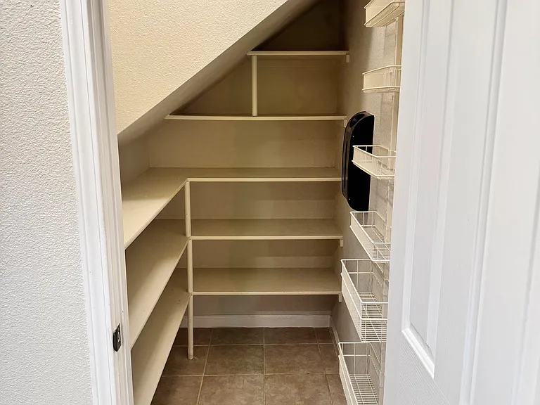 3210 Silverland Dr — Photo 15