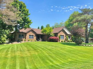 162 Howland Pines Dr, Oxford, MI