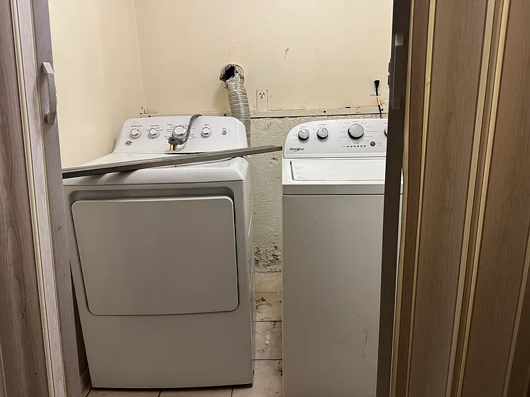3221 S 4100 W — Photo 12