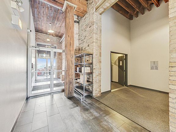 5th image of 2510 N Wayne Ave APT 205