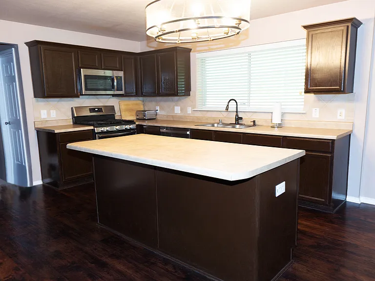 218 Mulberry Dr — Photo 2