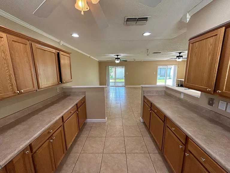 10816 Waterford Ct — Photo 8